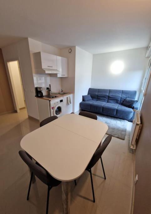 Residence Du Grand Stade Saint-Denis  Bagian luar foto
