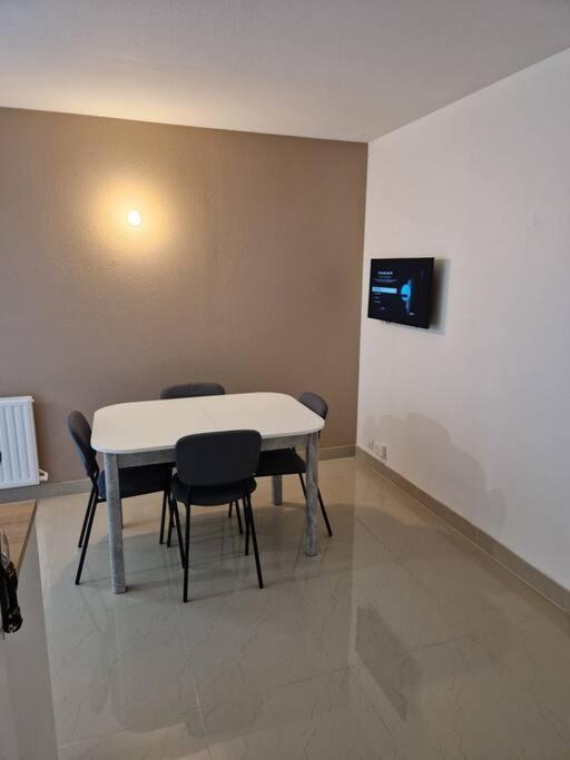 Residence Du Grand Stade Saint-Denis  Bagian luar foto
